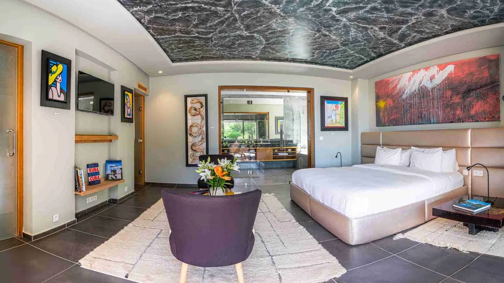 Signature Suite — Kohinor, 1